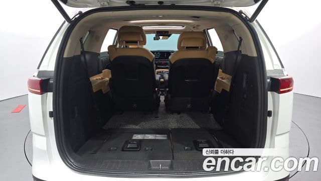 Kia Carnival 2021 — фото 20 из 20