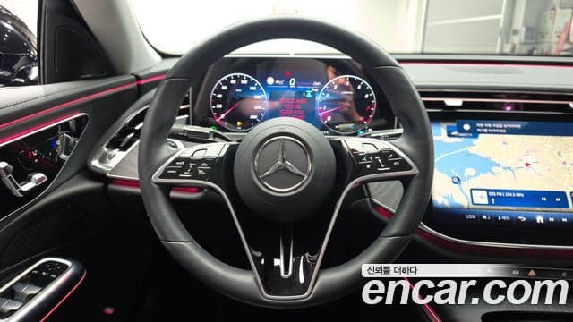 Mercedes-Benz E-Class 2024 — ფოტო 13/20