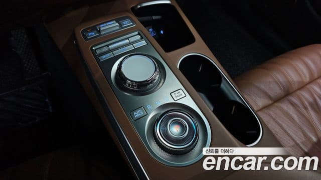 Genesis GV70 2021 — фото 9 из 20
