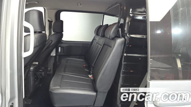 Hyundai Staria 2023 — фото 11 из 20