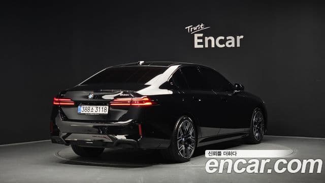 BMW 5 Series 2025 — ფოტო 2/20
