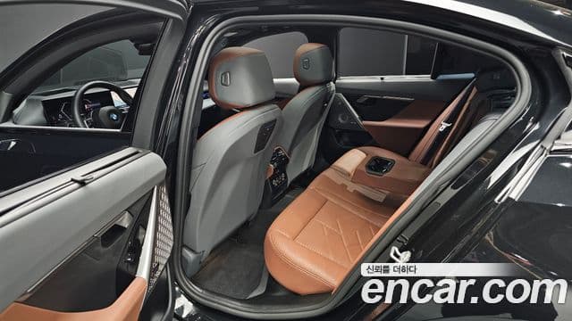 BMW 5 Series 2025 — ფოტო 12/20