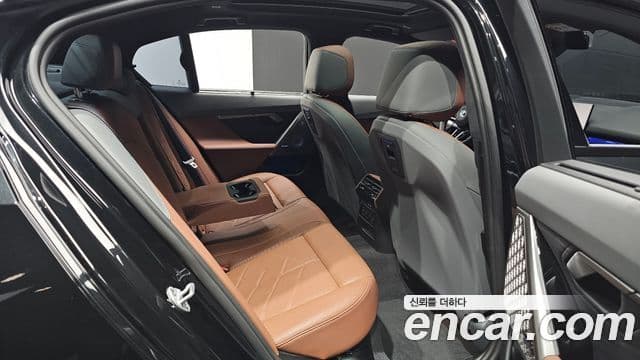 BMW 5 Series 2025 — Photo 34/34
