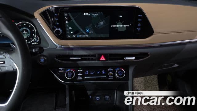 Hyundai Sonata 2022 — ფოტო 13/20