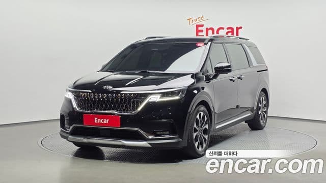 Kia Carnival 2021 — фото 9 из 20