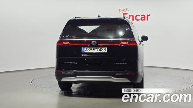 Kia Carnival 2021 — фото 3 из 20