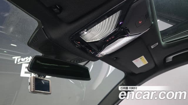 BMW 5 Series 2018 — ფოტო 19/20