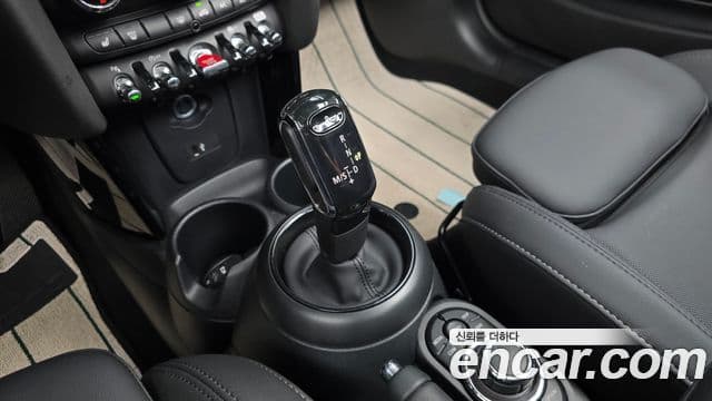 Mini Cooper Convertible 2024 — Photo 19/20
