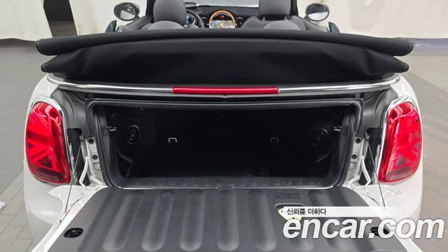 Mini Cooper Convertible 2024 — Photo 18/20