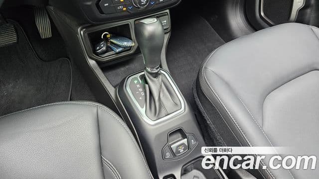 Jeep Renegade 2023 — ფოტო 9/20