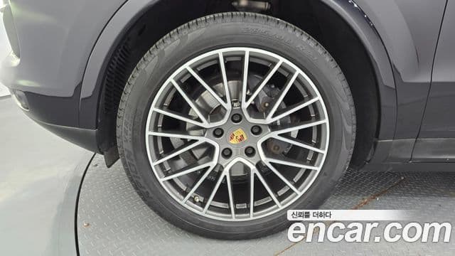 Porsche Cayenne 2020 — Photo 12/20