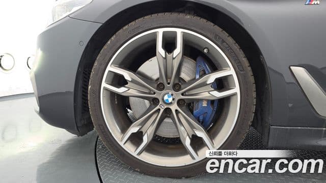 BMW 5 Series 2019 — фото 5 из 20