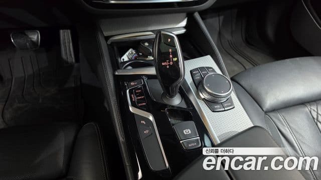 BMW 5 Series 2019 — фото 9 из 20