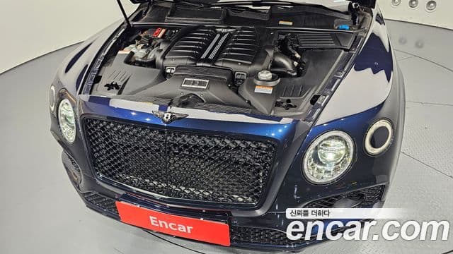 Bentley Bentayga 2018 — фото 6 из 20