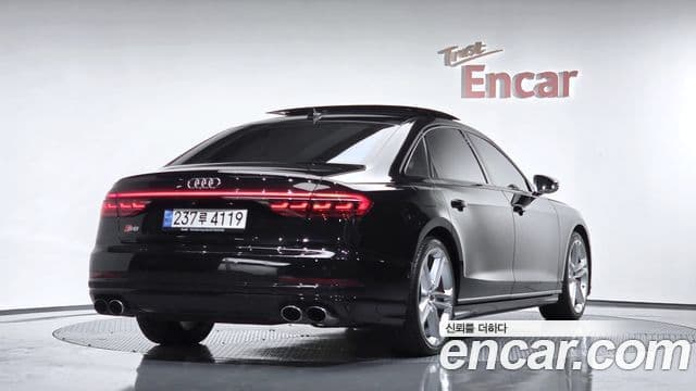 Audi A8 2020 — ფოტო 2/20
