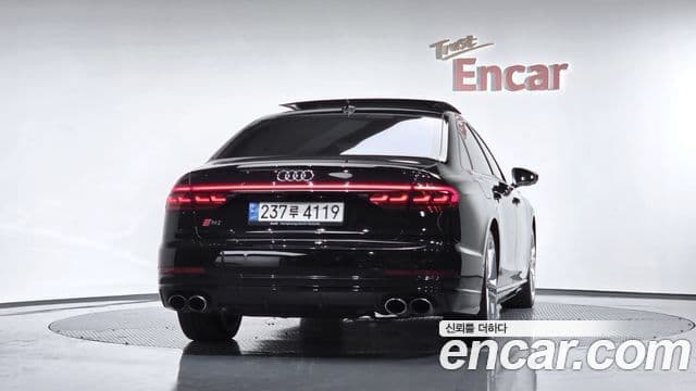 Audi A8 2020 — ფოტო 4/20