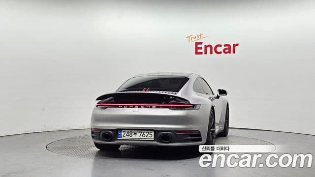 Porsche 911 2023 — ფოტო 17/20