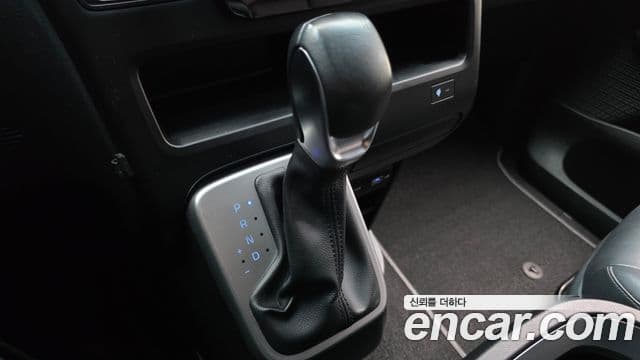 Hyundai Staria 2021 — Фото 9/20