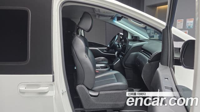 Hyundai Staria 2021 — Фото 11/20