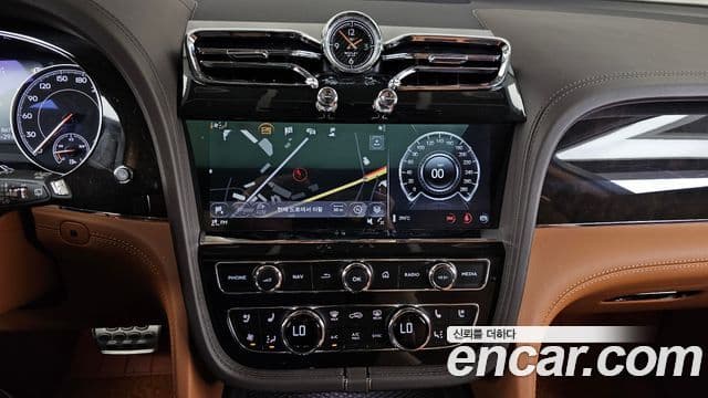 Bentley Bentayga 2019 — Şəkil 14/20