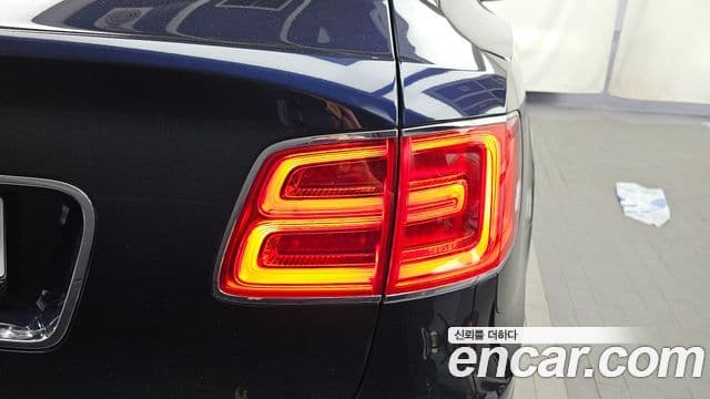 Bentley Bentayga 2019 — Photo 33/38