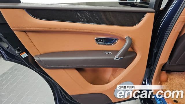Bentley Bentayga 2019 — Photo 19/38
