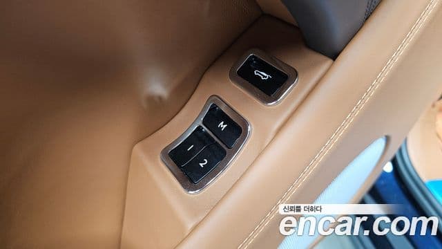 Bentley Bentayga 2019 — Photo 7/38
