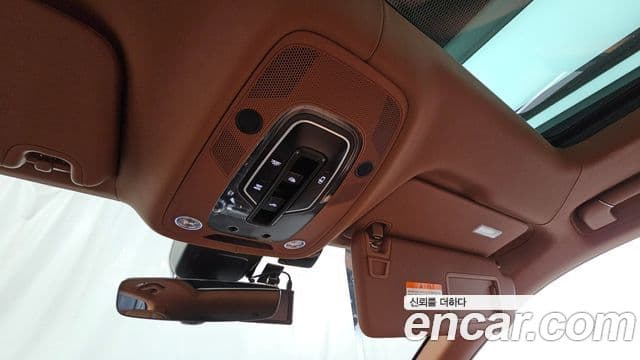 Bentley Bentayga 2019 — Photo 10/38