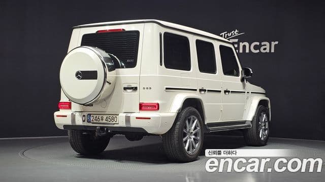 Mercedes-Benz G-Class 2021 — Photo 25/32