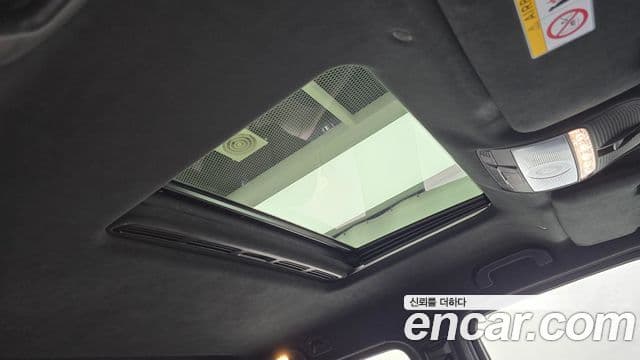 Mercedes-Benz G-Class 2021 — Photo 12/32