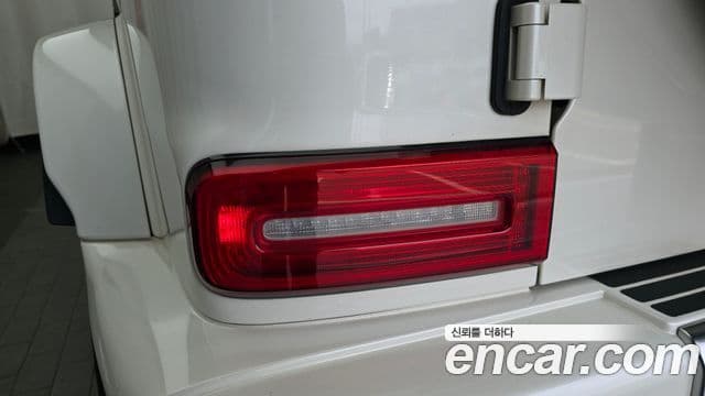 Mercedes-Benz G-Class 2021 — Photo 27/32