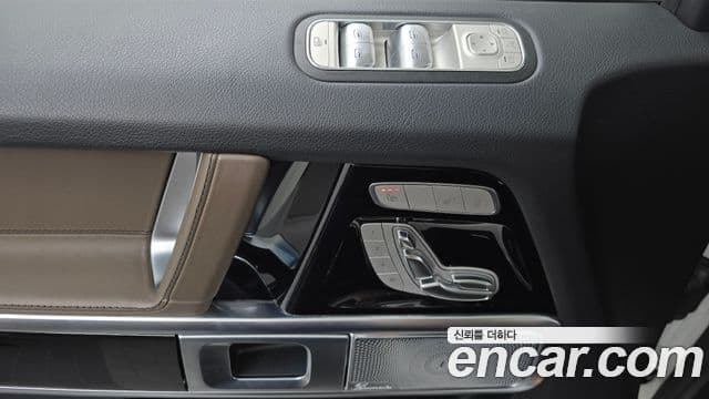 Mercedes-Benz G-Class 2021 — Photo 28/32