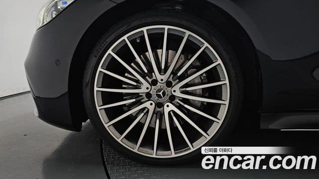Mercedes-Benz S-Class 2024 — Photo 5/40