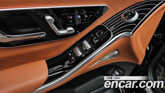 Mercedes-Benz S-Class 2024 — Photo 16/40