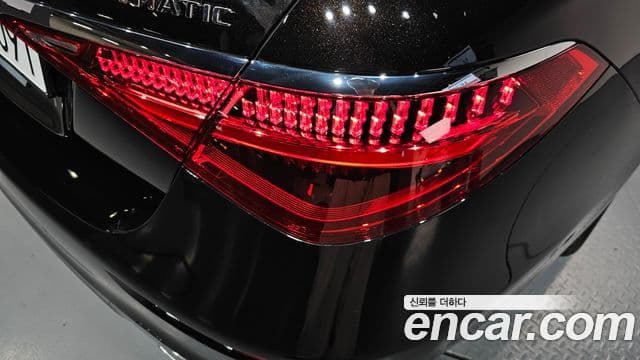 Mercedes-Benz S-Class 2024 — Photo 36/40