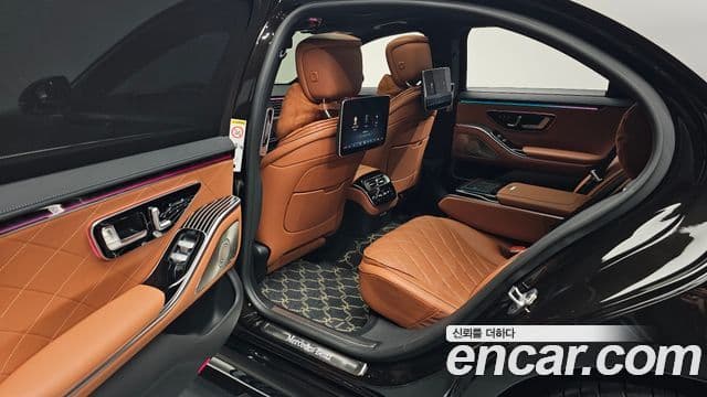 Mercedes-Benz S-Class 2024 — Photo 23/40