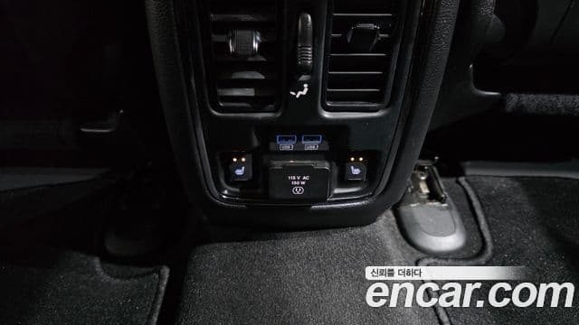 Jeep Grand Cherokee 2021 — ფოტო 20/20