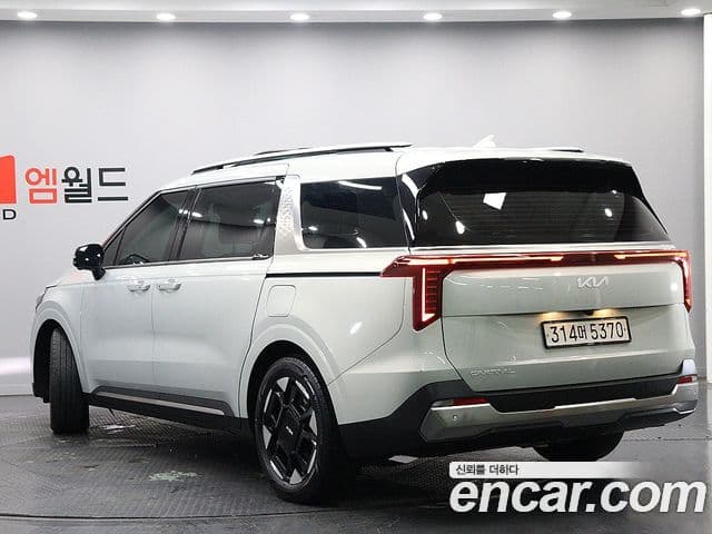 Kia Carnival 2024 — фото 3 из 20