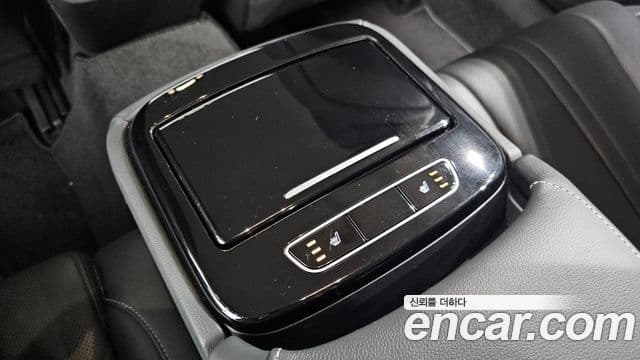 Genesis Electrified G80 2022 — Şəkil 19/20