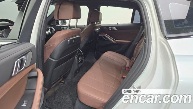 BMW X6 2023 — Photo 8/20