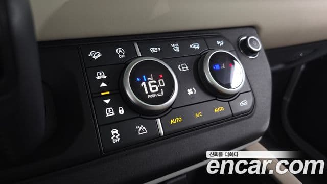 Land Rover Defender 2024 — ფოტო 15/20