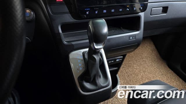 Hyundai Staria 2024 — фото 9 из 20