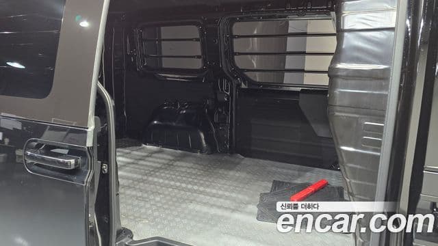 Hyundai Staria 2024 — фото 11 из 20