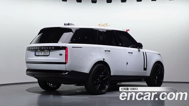 Land Rover Range Rover 2022 — Фото 1/20
