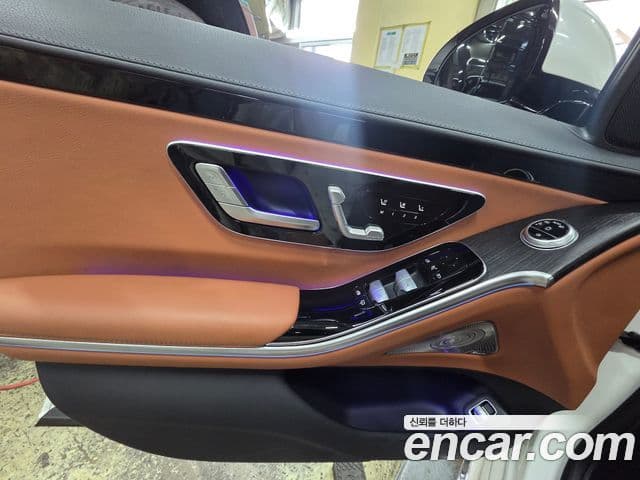 Mercedes-Benz S-Class 2022 — ფოტო 17/20