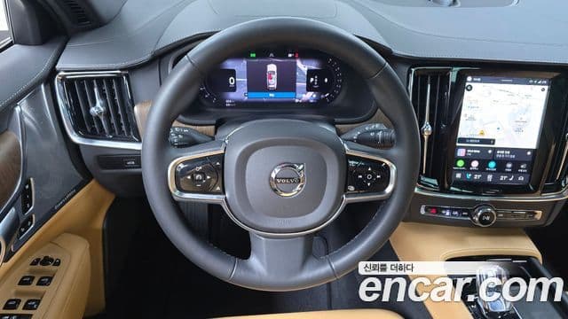 Volvo V90 Cross Country 2023 — фото 12 из 20