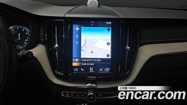 Volvo XC60 2019 — фото 14 из 20