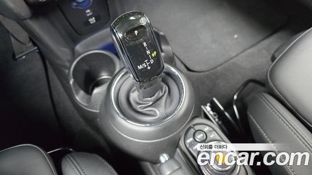Mini Cooper 2021 — Şəkil 28/32