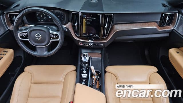 Volvo XC60 2021 — фото 7 из 20