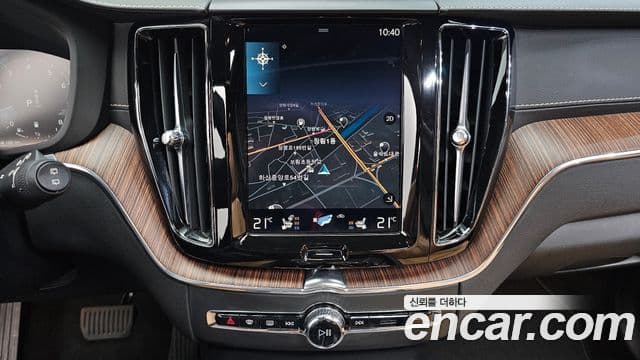 Volvo XC60 2021 — фото 14 из 20